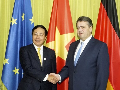 Phó Thủ tướng, Bộ trưởng Ngoại giao Phạm Bình Minh gặp Bộ trưởng Ngoại giao Đức Sigmar Gabriel - ảnh 1